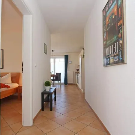 Haus Undine 01 Апартаменты *